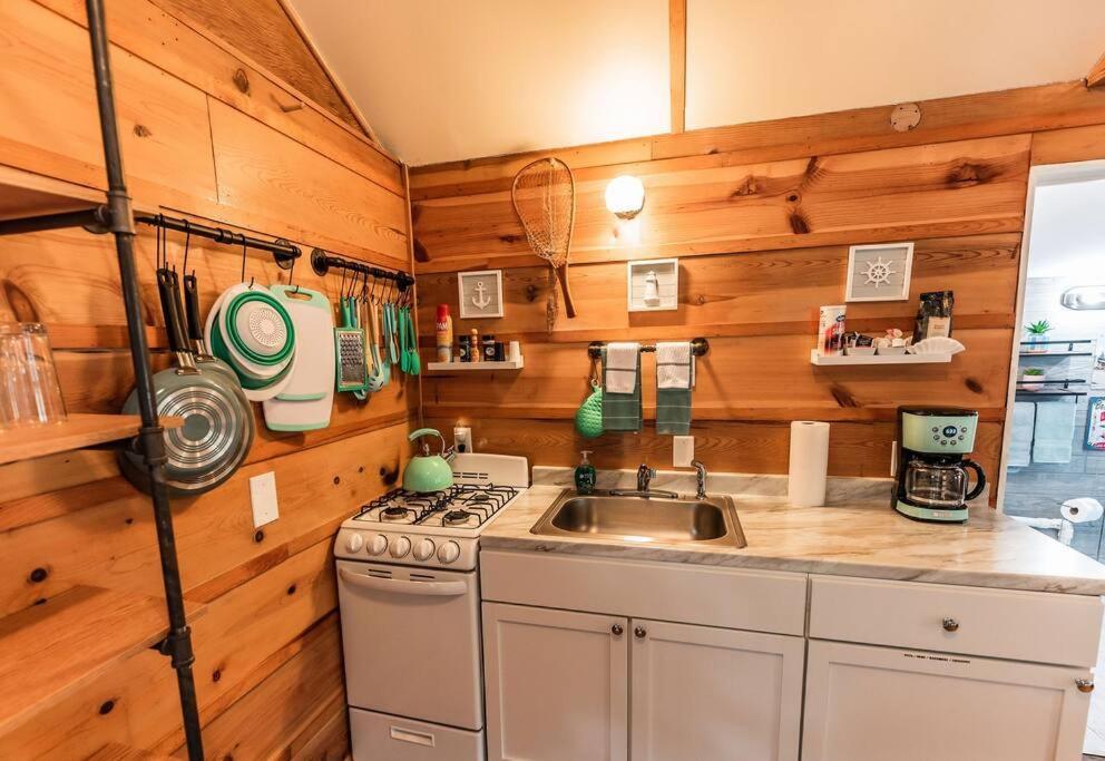 Big Blue Lake Cottages, Llc - Cottage #5 Holton Ngoại thất bức ảnh