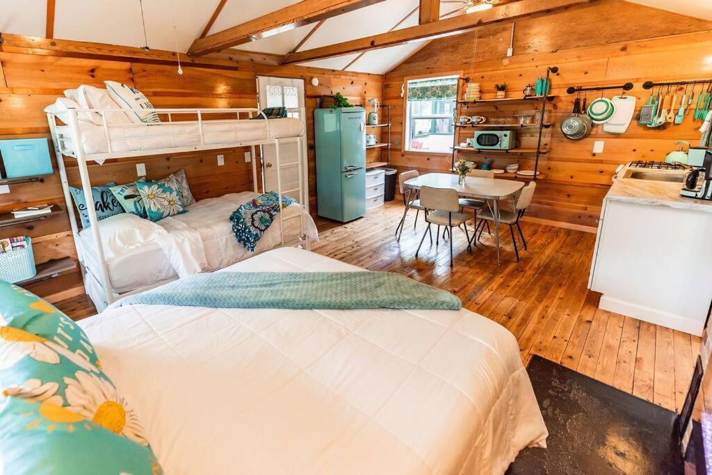 Big Blue Lake Cottages, Llc - Cottage #5 Holton Ngoại thất bức ảnh