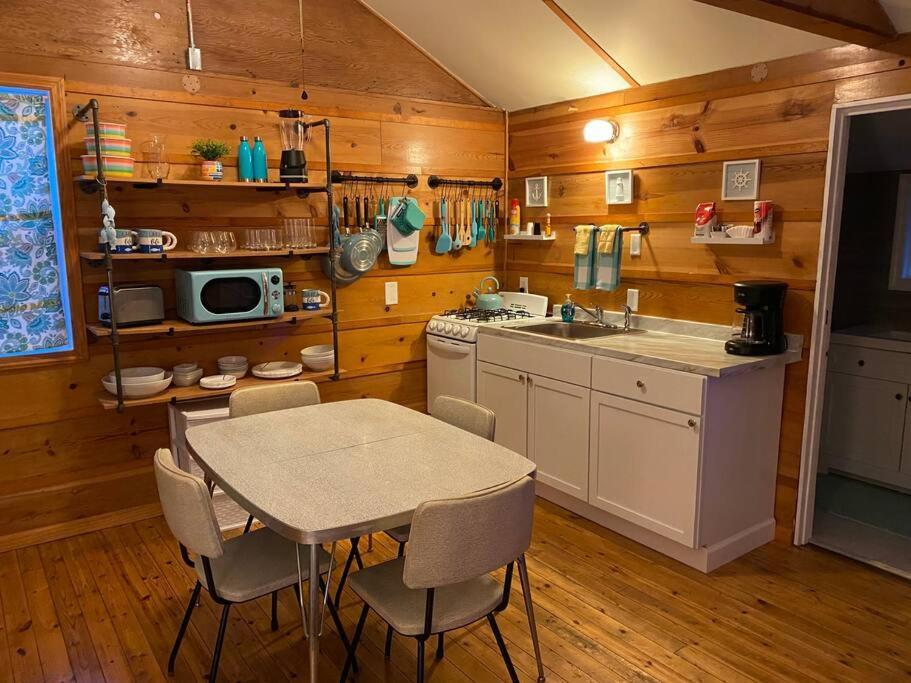 Big Blue Lake Cottages, Llc - Cottage #5 Holton Ngoại thất bức ảnh