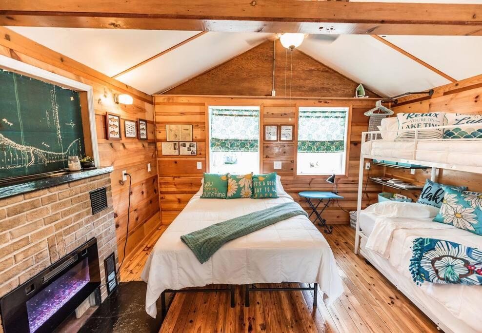 Big Blue Lake Cottages, Llc - Cottage #5 Holton Ngoại thất bức ảnh