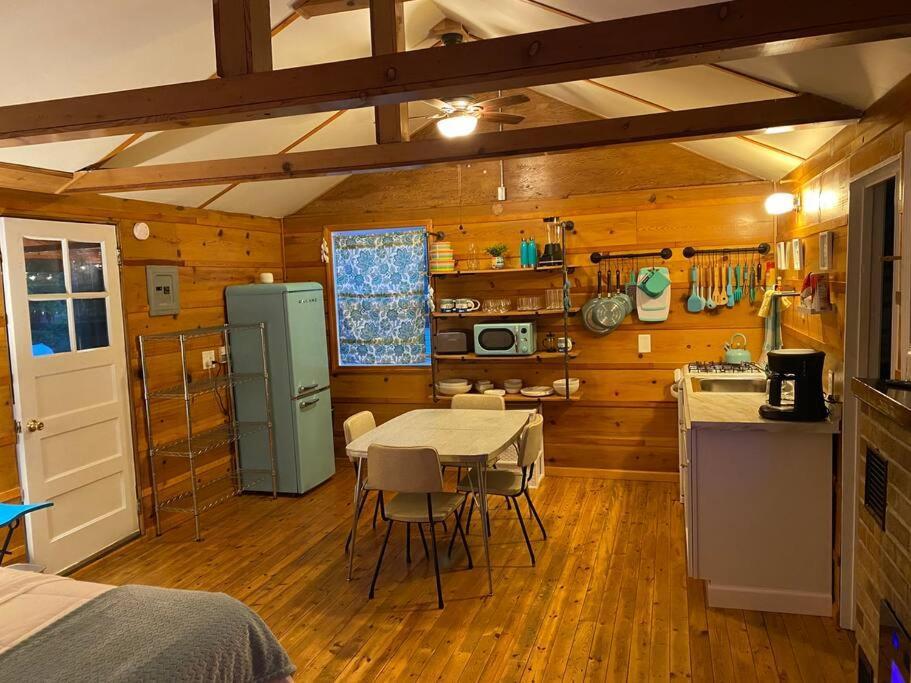 Big Blue Lake Cottages, Llc - Cottage #5 Holton Ngoại thất bức ảnh